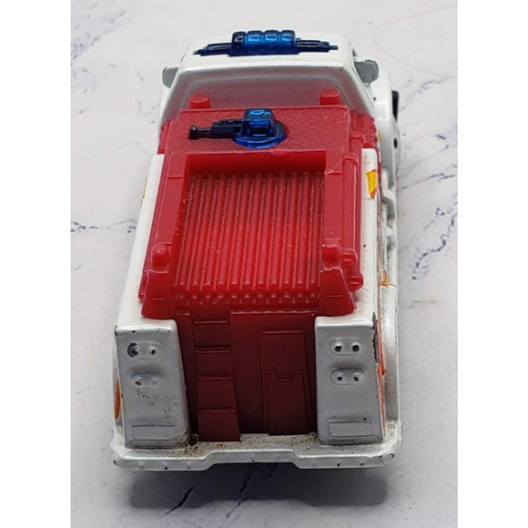 2003 Matchbox Action Launcher Unit One Highway Rescue White and Red Firetruck - Picture 4 of 7